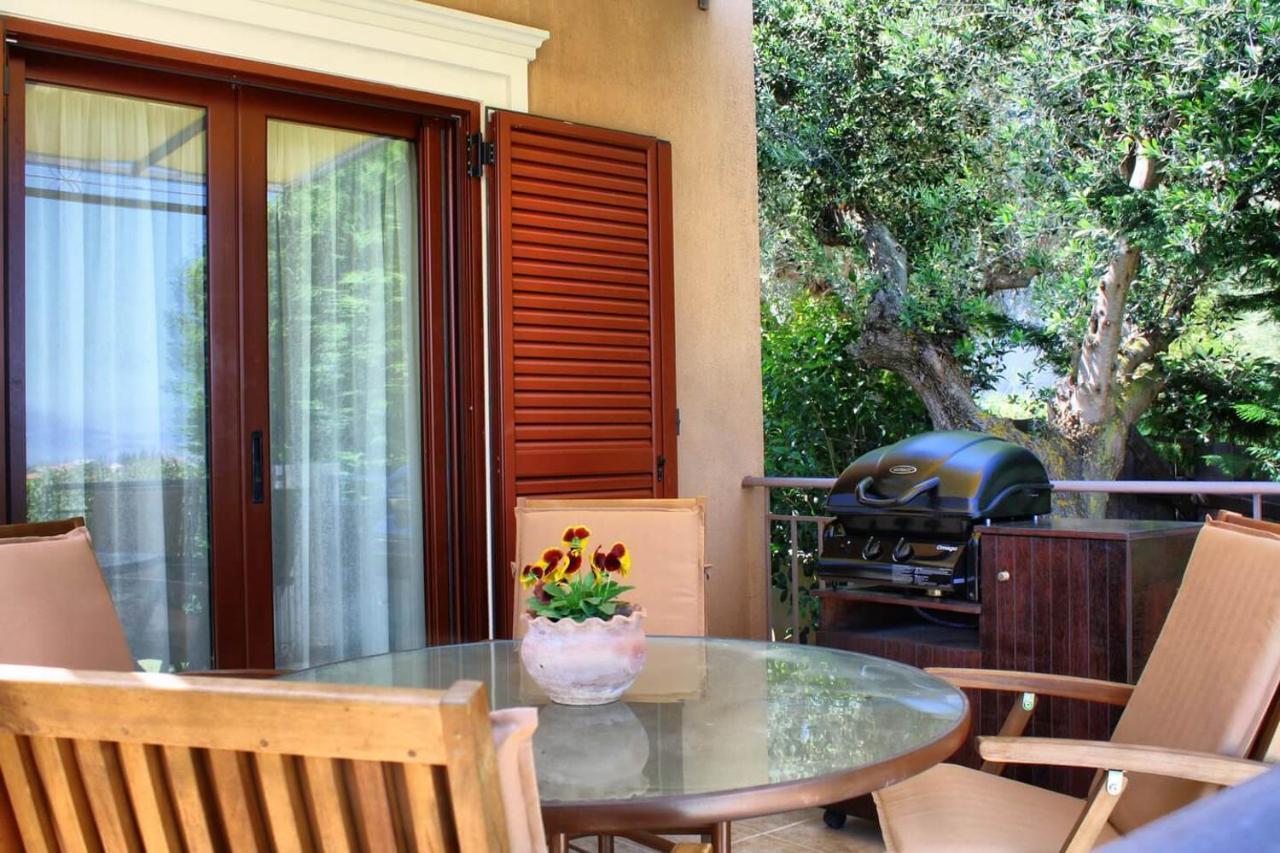 Traditional Villa Mandola Livathos  Exterior photo